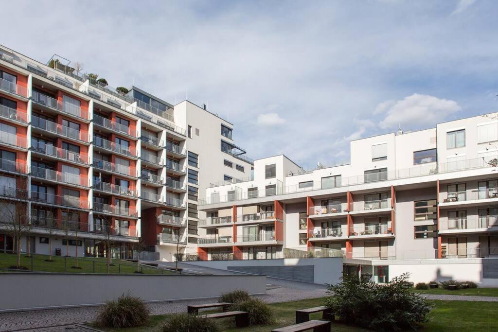 JT's Apartments Korunní str. Praha Exteriér fotografie