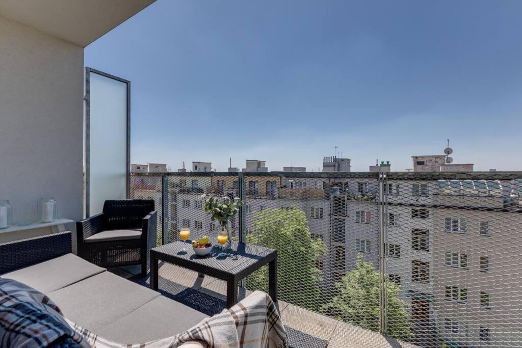 JT's Apartments Korunní str. Praha Exteriér fotografie