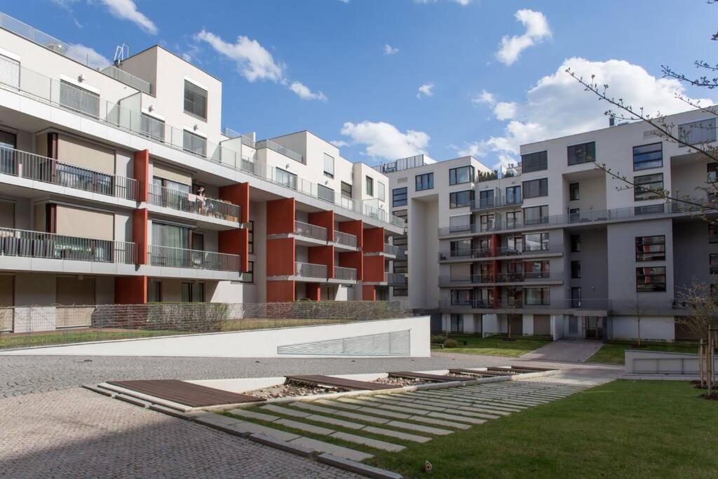 JT's Apartments Korunní str. Praha Exteriér fotografie
