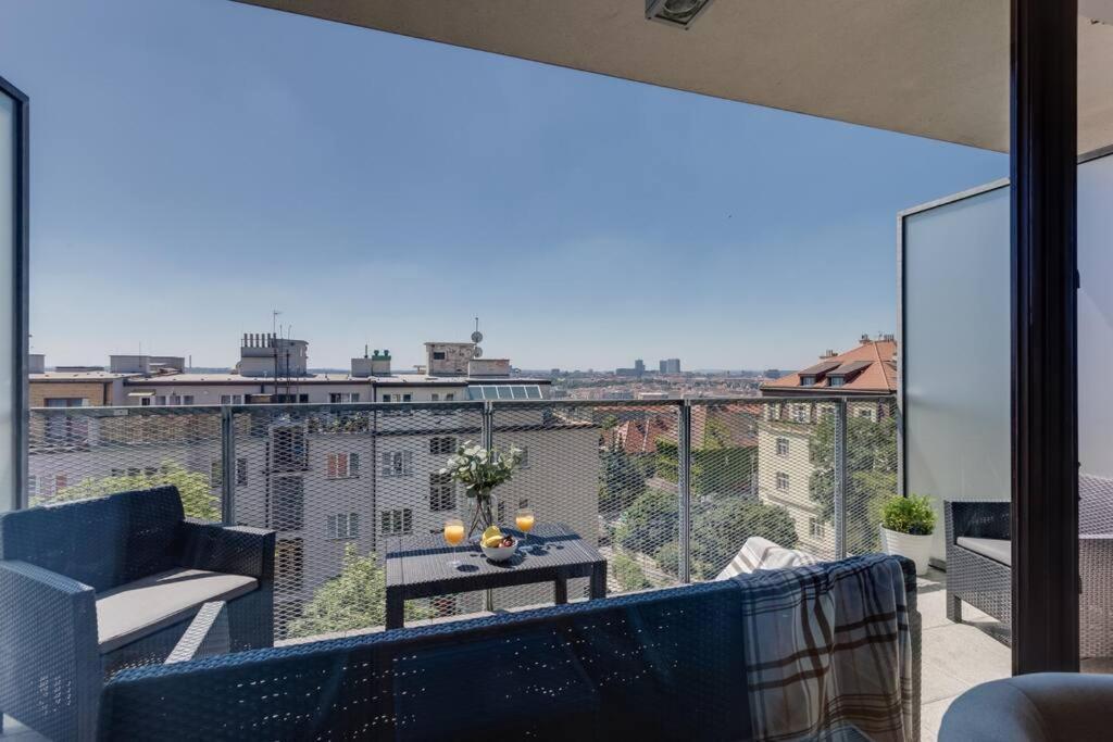 JT's Apartments Korunní str. Praha Exteriér fotografie